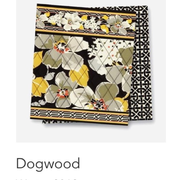 Classic Vera Bradley zip-top crossbody bag. Dogwood pattern. - Picture 2 of 8